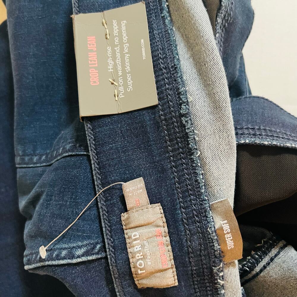 Torrid High Rise Pull on Lean Crop Jeans Size 6X NWT Blue - Picture 6 of 9